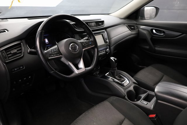Used 2020 Nissan Rogue SV w/ Premium Package image 10