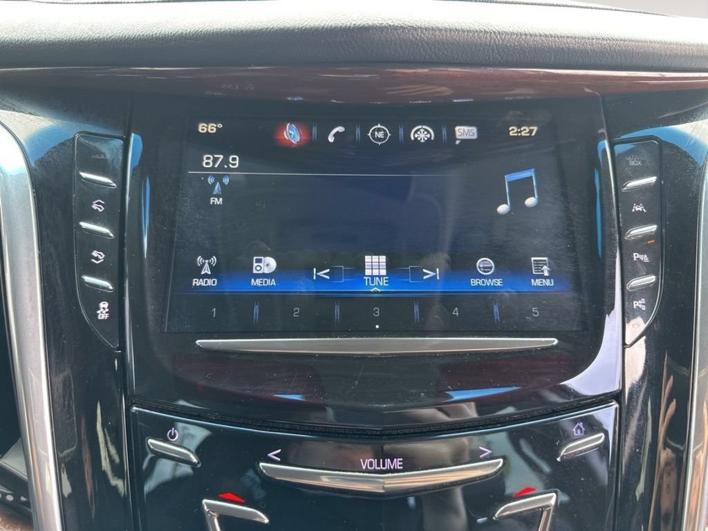 Used 2018 Cadillac Escalade ESV Luxury AWD/4WD image 34