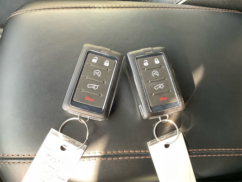 Used 2025 Jeep Grand Cherokee Summit image 39