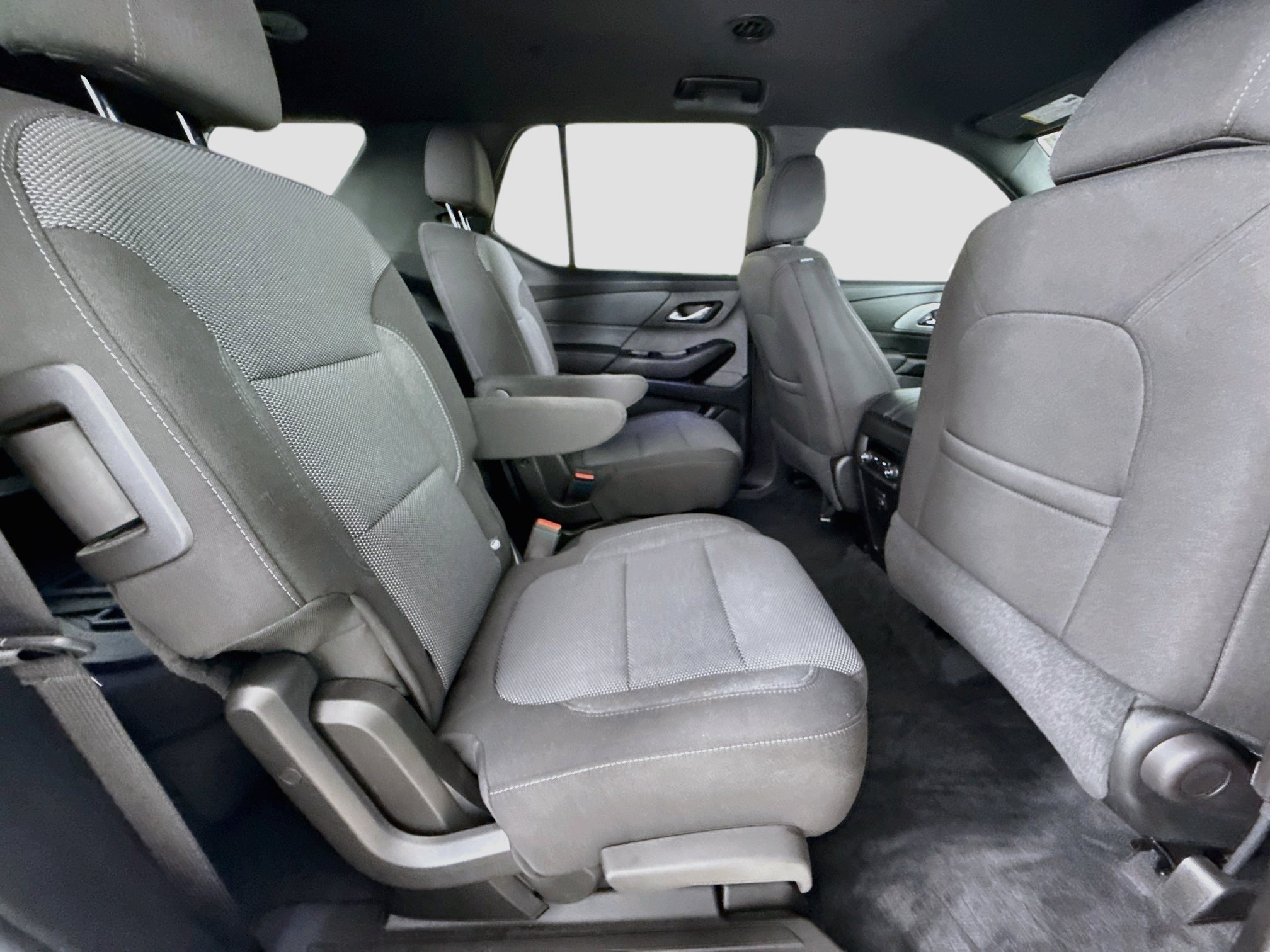Used 2023 Chevrolet Traverse LT FWD image 28