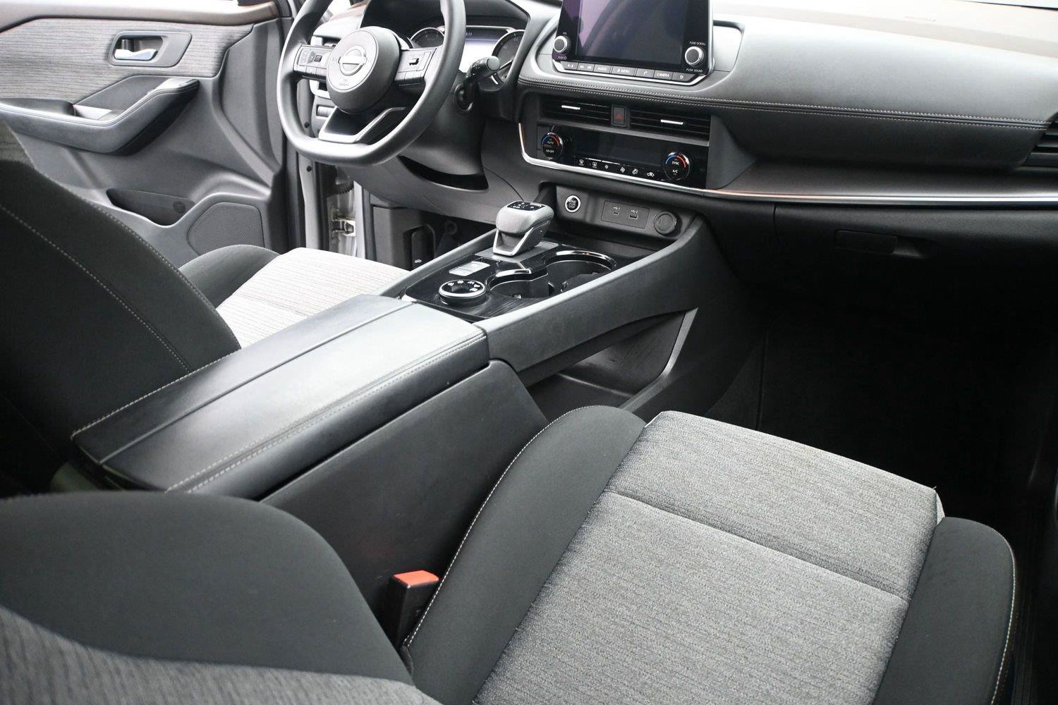 Used 2023 Nissan Rogue SV AWD/4WD image 20