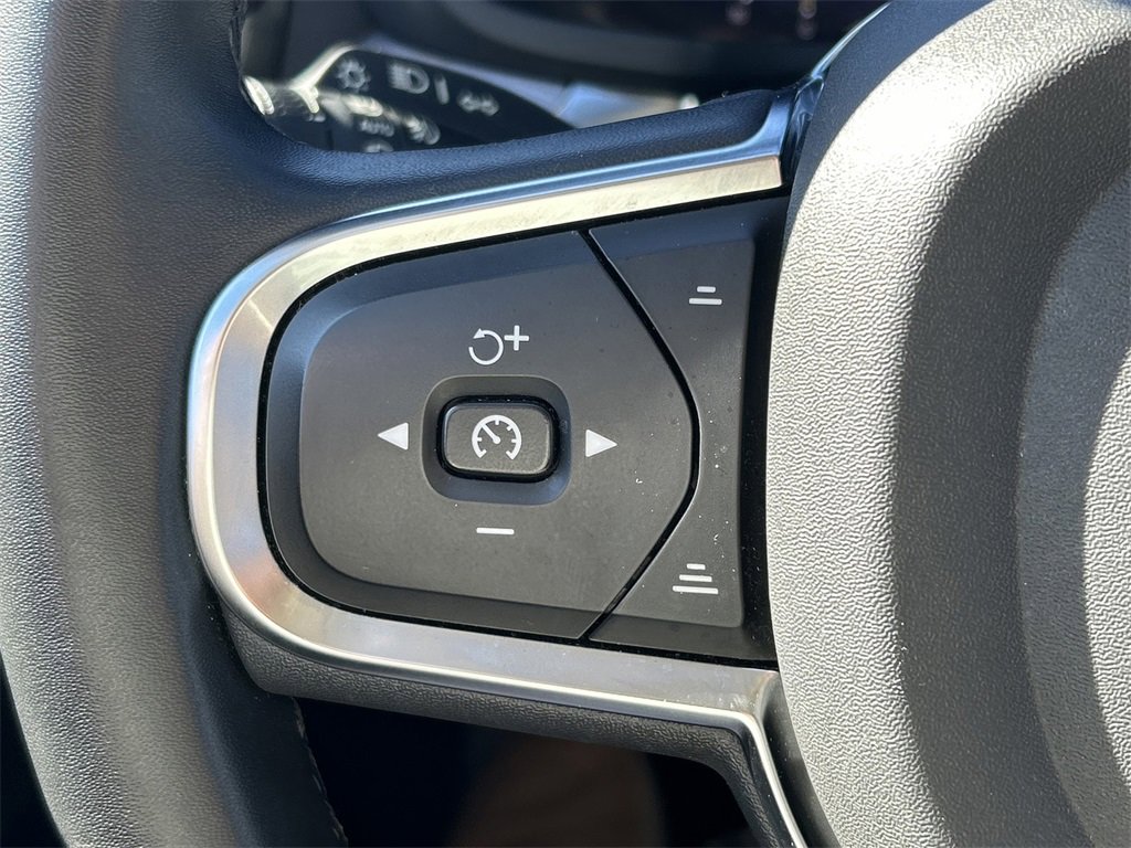 Used 2024 Volvo S60 B5 Core image 34