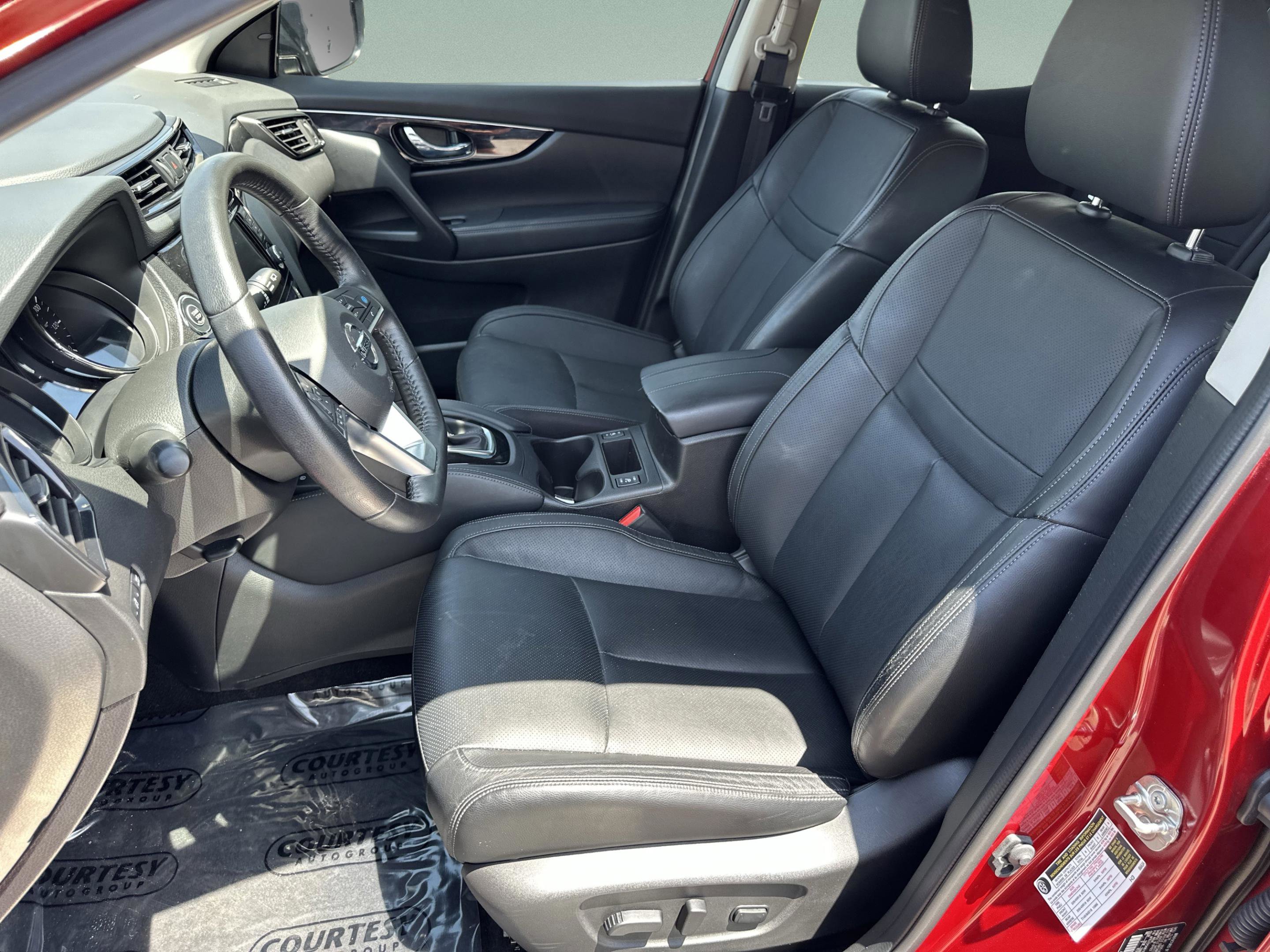 Used 2019 Nissan Rogue Sport SL w/ Premium Package FWD image 21
