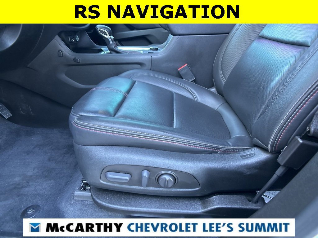 Used 2023 Chevrolet Traverse RS image 25