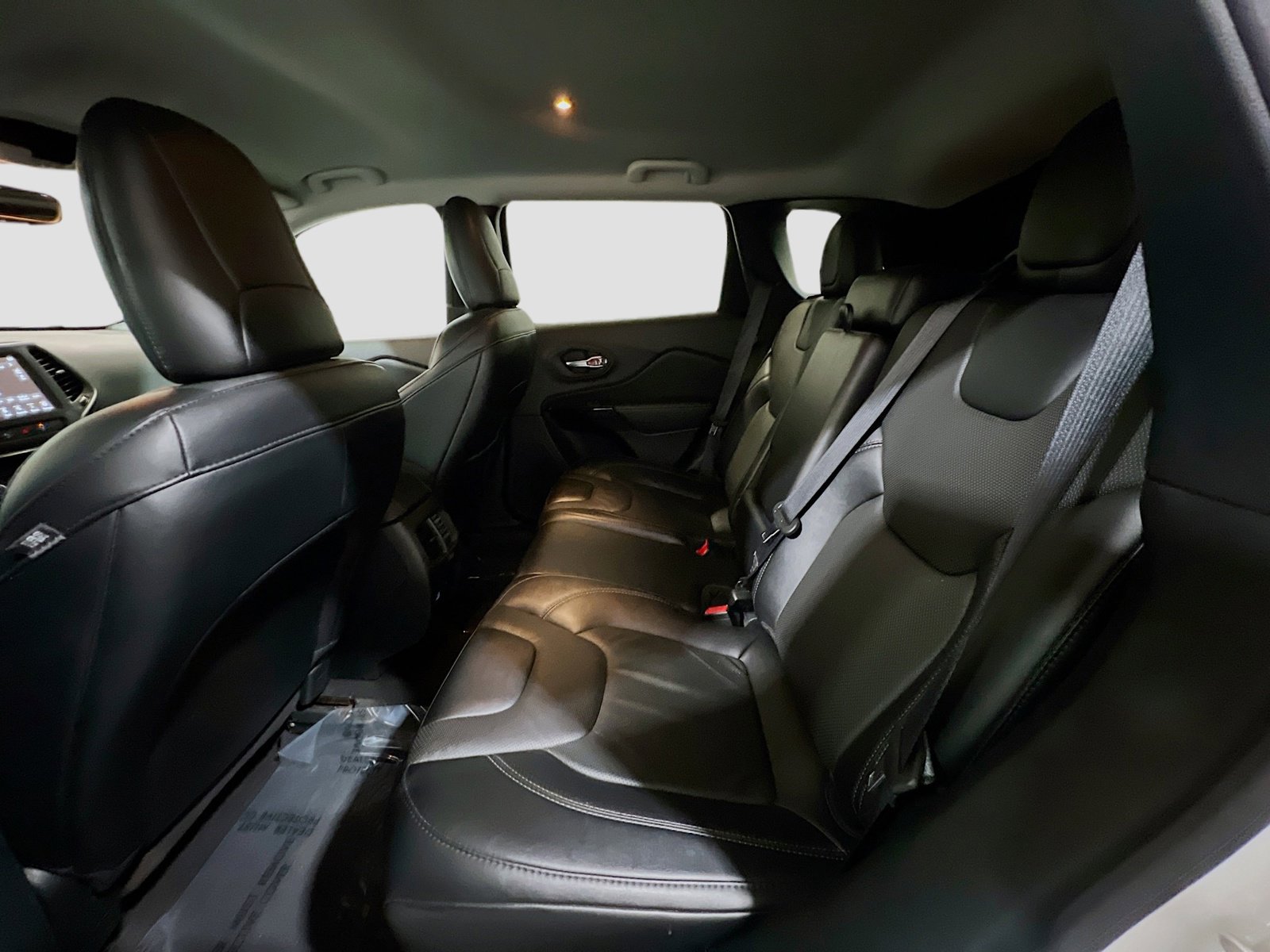 Used 2023 Jeep Cherokee Altitude Lux image 17