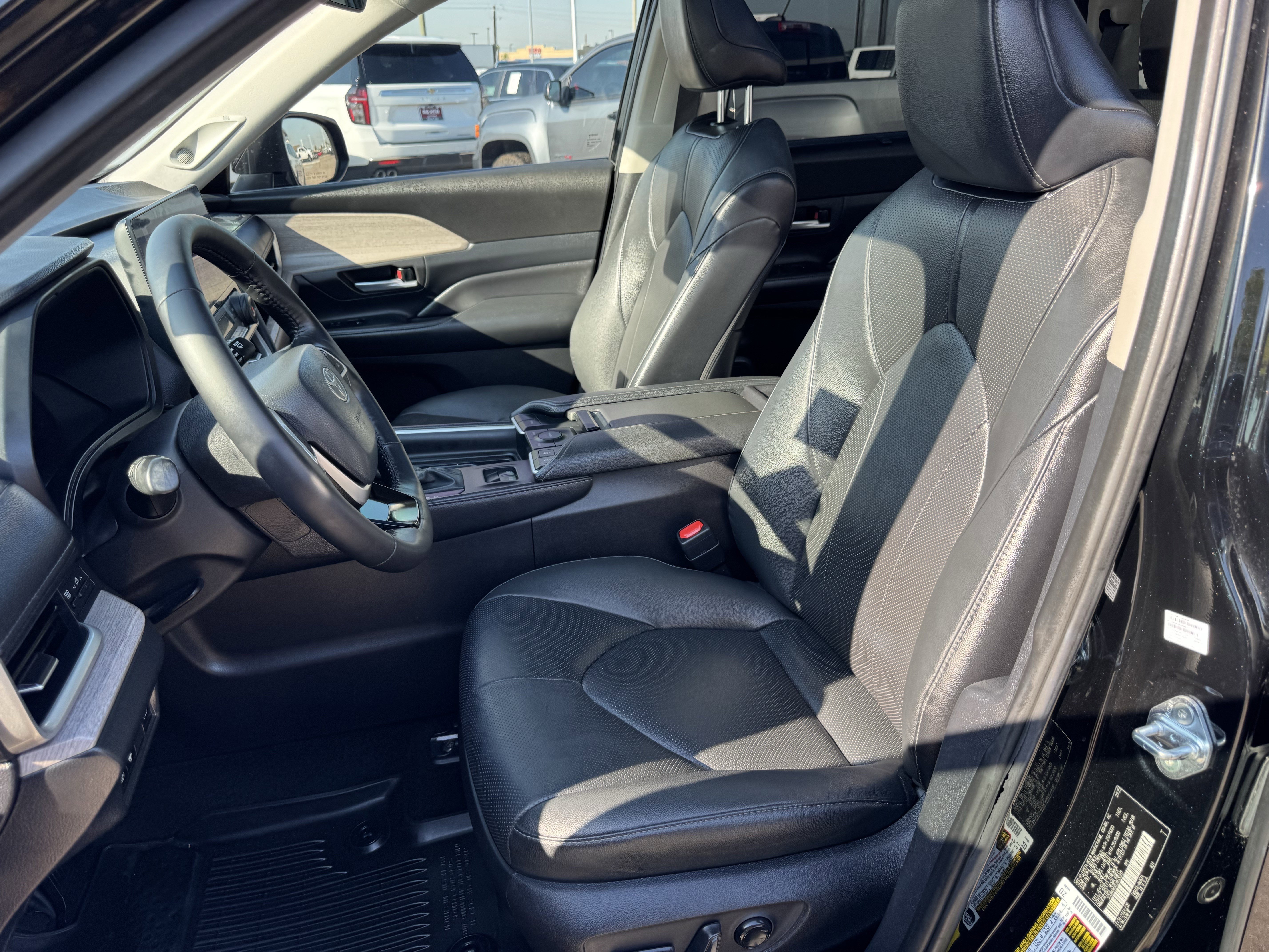 Used 2025 Toyota Grand Highlander FWD image 28