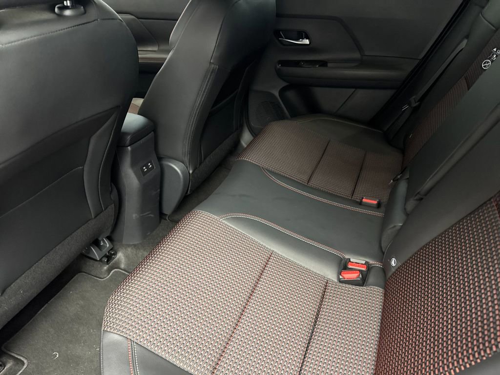 New 2026 Nissan Kicks SR w/ Illumination Package FWD image 11