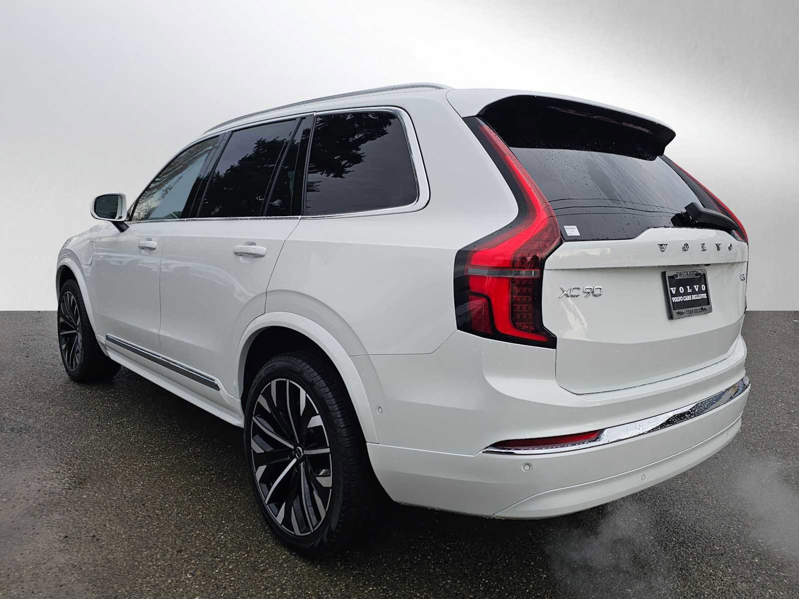 Certified 2025 Volvo XC90 T8 Ultra image 5