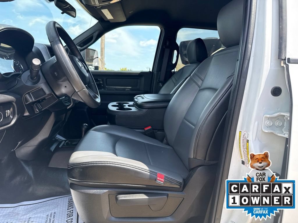 Used 2024 RAM 3500 Tradesman w/ Chrome Appearance Group AWD/4WD image 7
