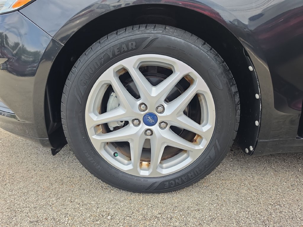 Used 2013 Ford Fusion SE FWD image 15