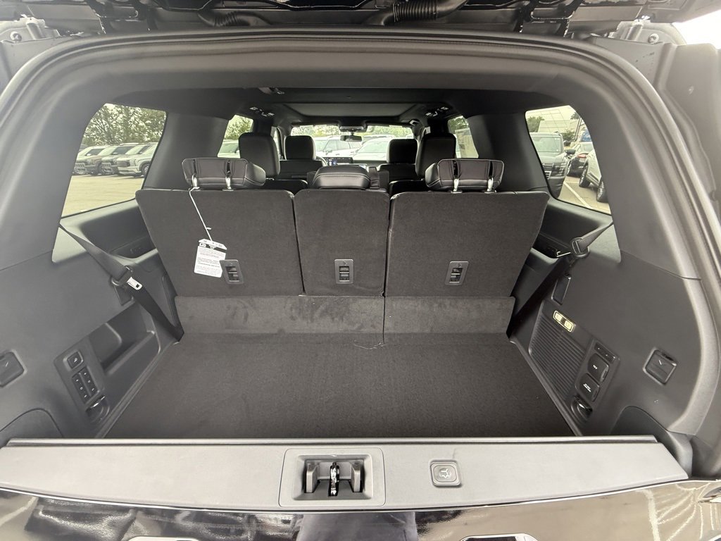 New 2025 Ford Expedition Platinum image 16