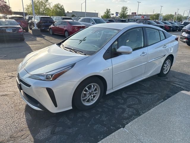 Used 2022 Toyota Prius LE FWD image 2