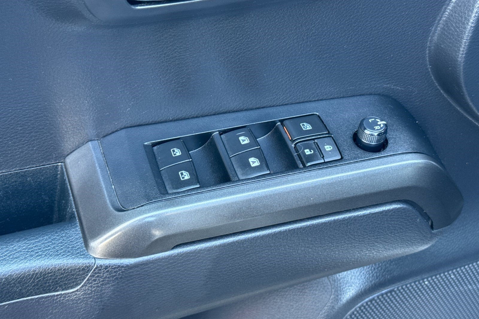 Used 2022 Toyota Tacoma TRD Sport w/ Technology Package RWD image 14