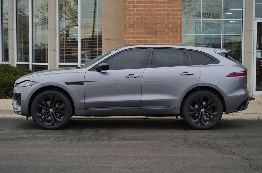 Used 2025 Jaguar F-PACE R-Dynamic S AWD/4WD image 2