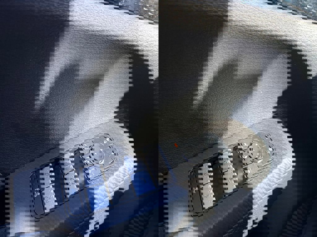 Used 2024 Mitsubishi Outlander SE image 12