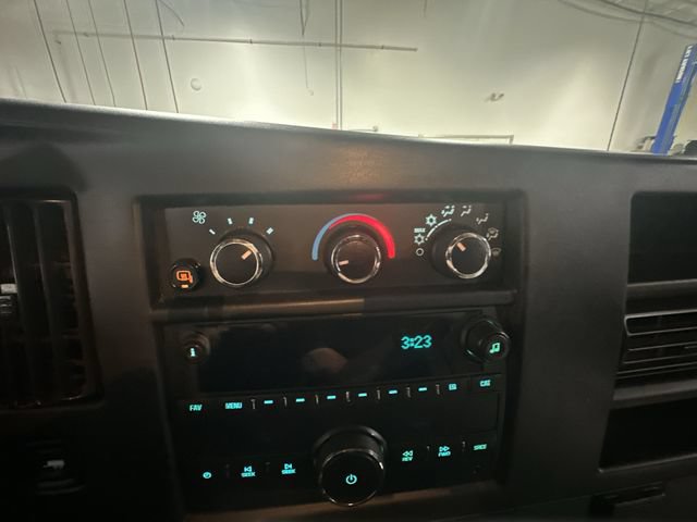 Used 2018 Chevrolet Express 2500 w/ Driver Convenience Package RWD image 21