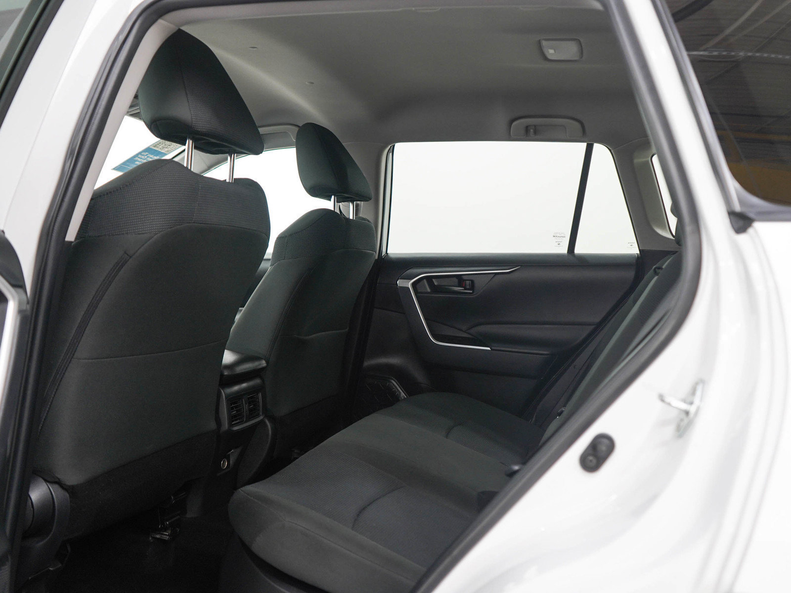 Used 2025 Toyota RAV4 LE AWD/4WD image 17