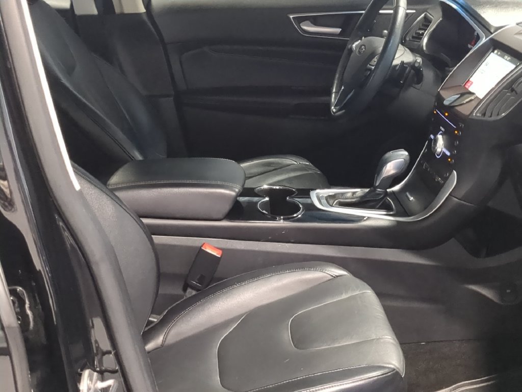 Used 2018 Ford Edge Titanium w/ Technology Package AWD/4WD image 26