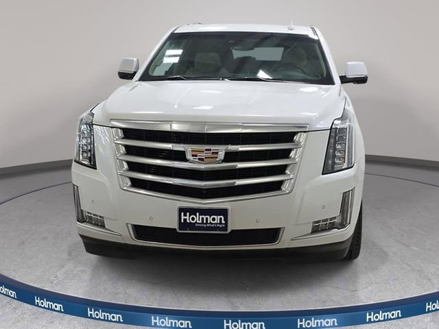 Used 2018 Cadillac Escalade Luxury AWD/4WD image 3