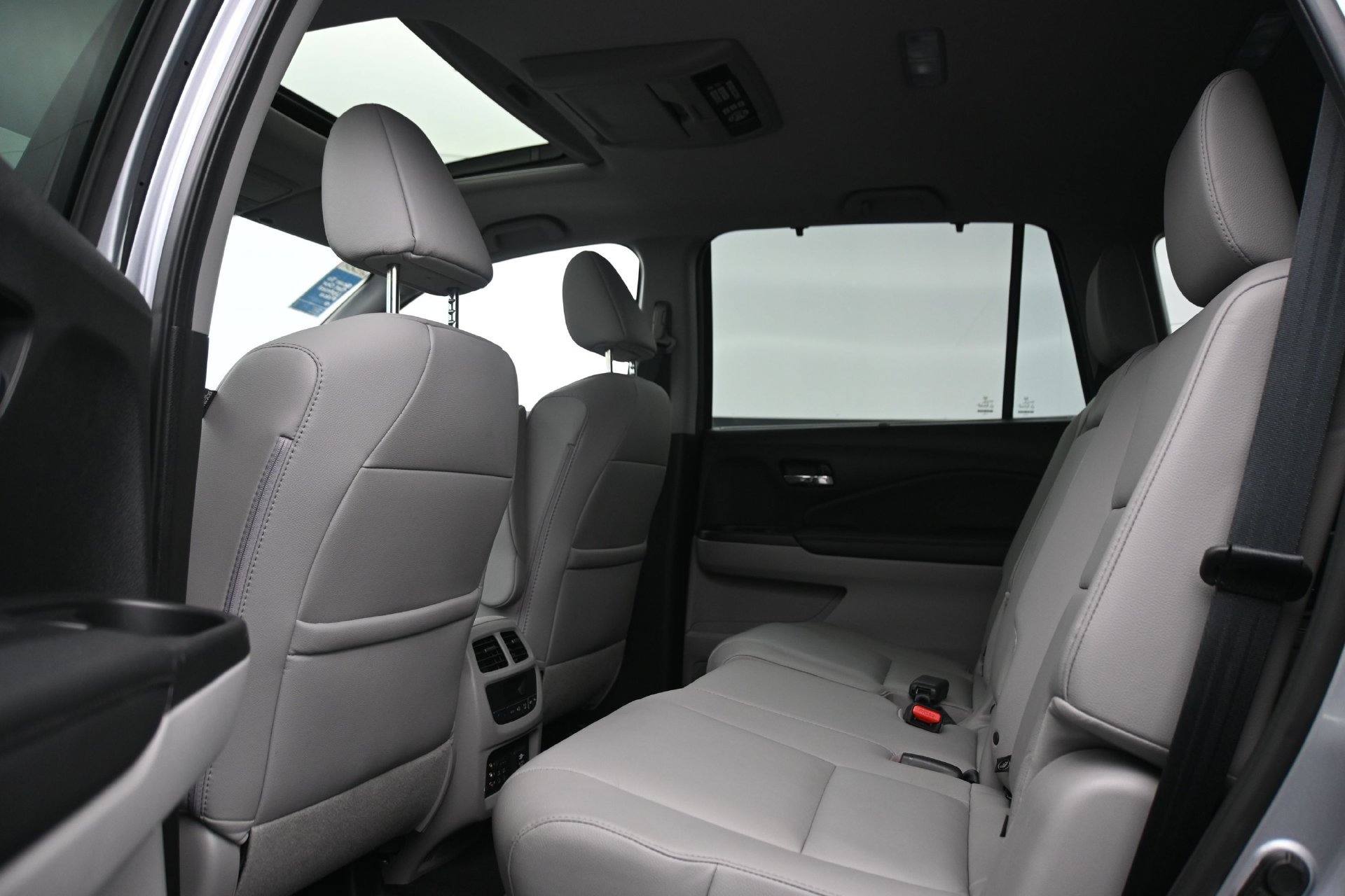 Used 2017 Honda Pilot Touring image 17