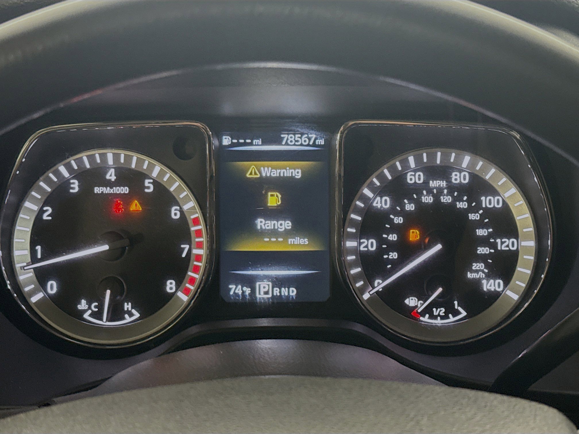 Used 2017 Nissan Titan SV image 16