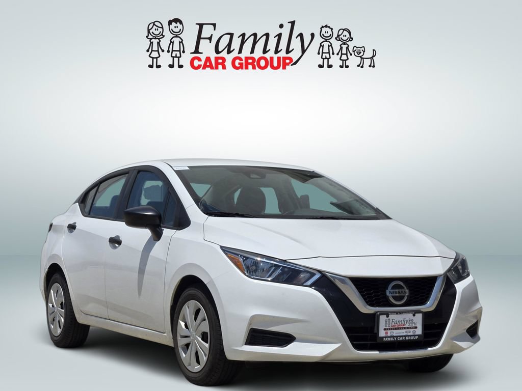Used 2022 Nissan Versa S FWD image 2