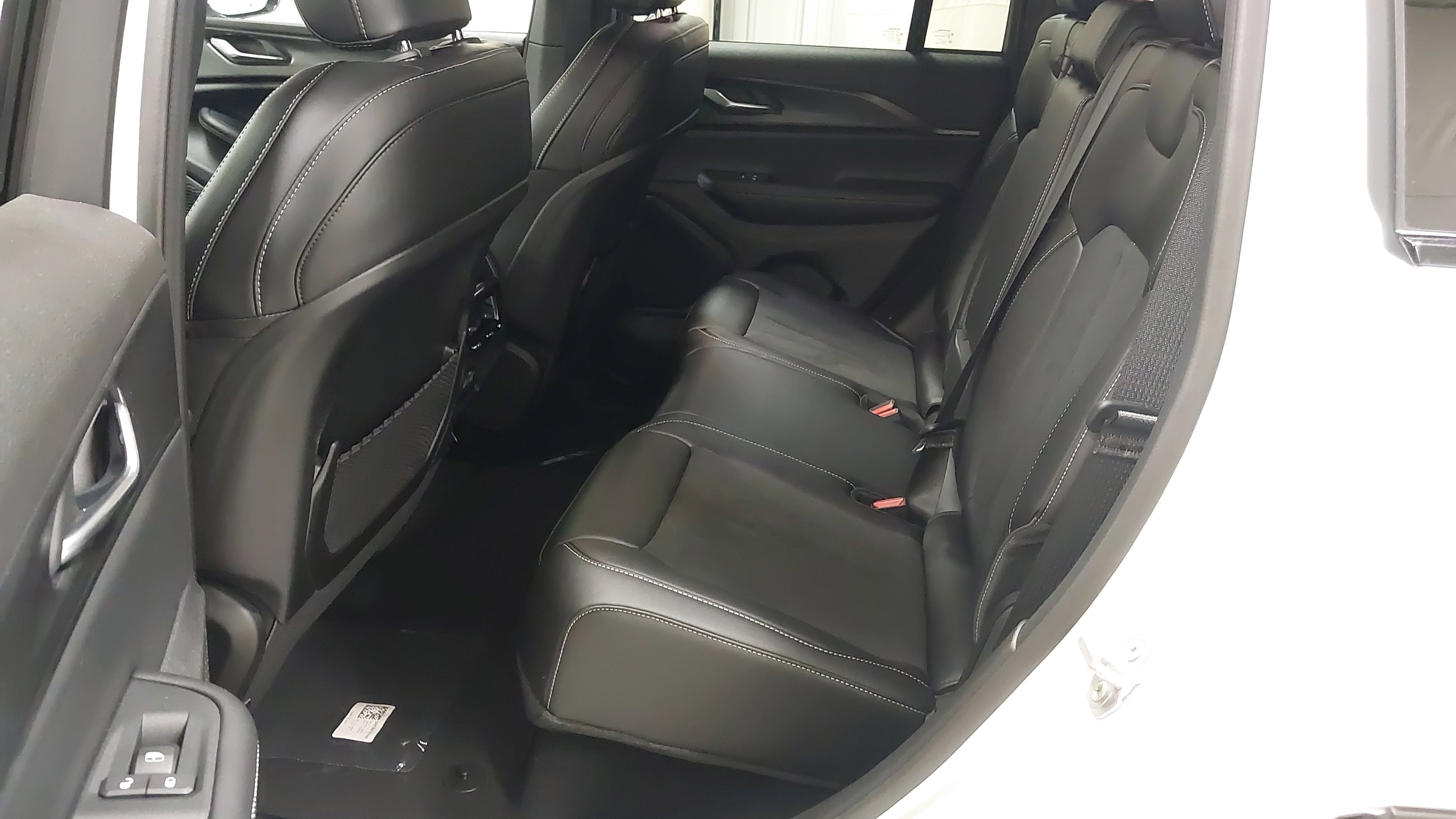 New 2025 Jeep Grand Cherokee Altitude AWD/4WD image 38