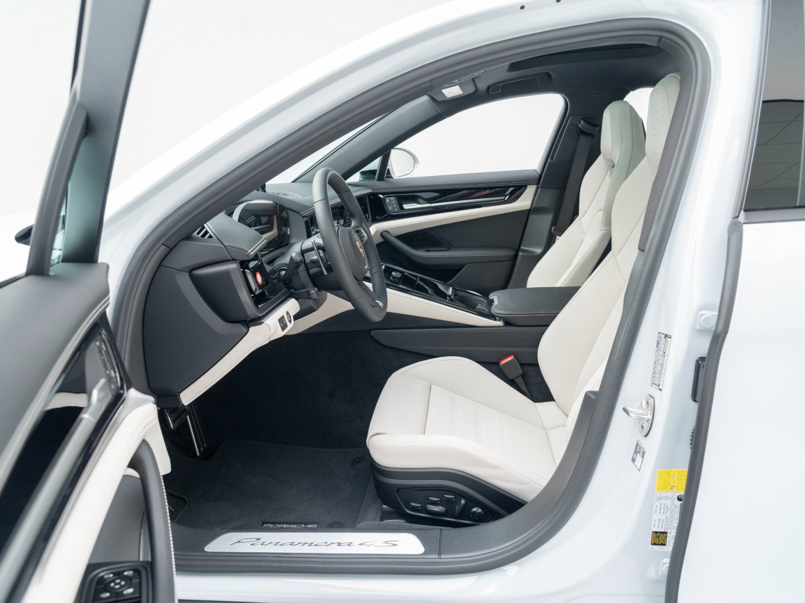 New 2026 Porsche Panamera 4S image 18