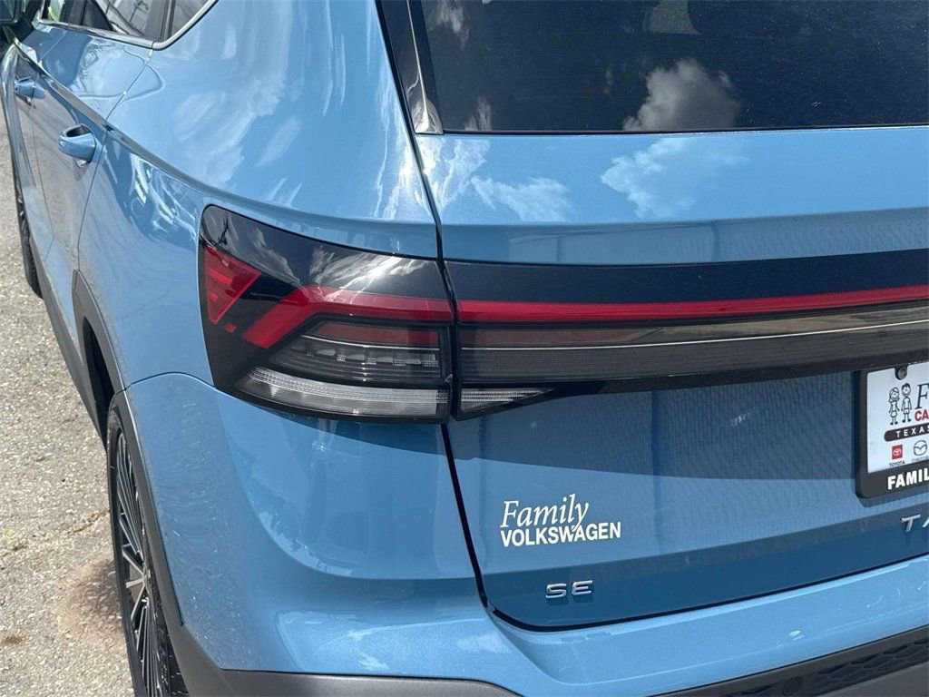 New 2025 Volkswagen Taos SE image 8