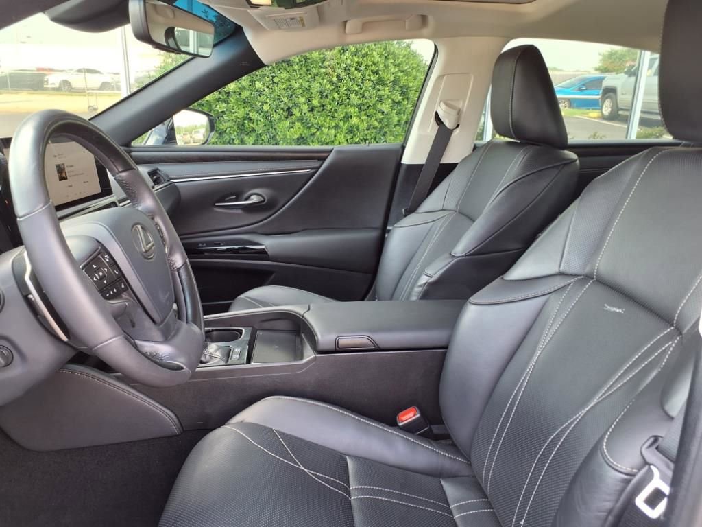 Used 2024 Lexus ES 300h w/ Luxury Package image 23