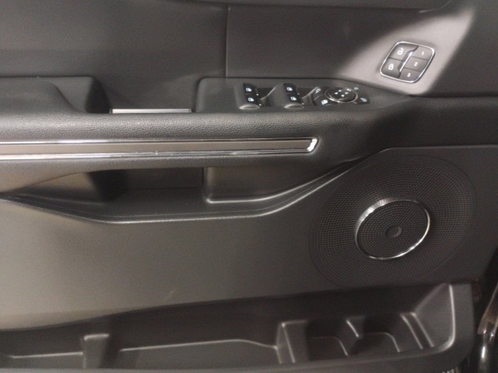 Certified 2023 Ford Expedition XLT image 16
