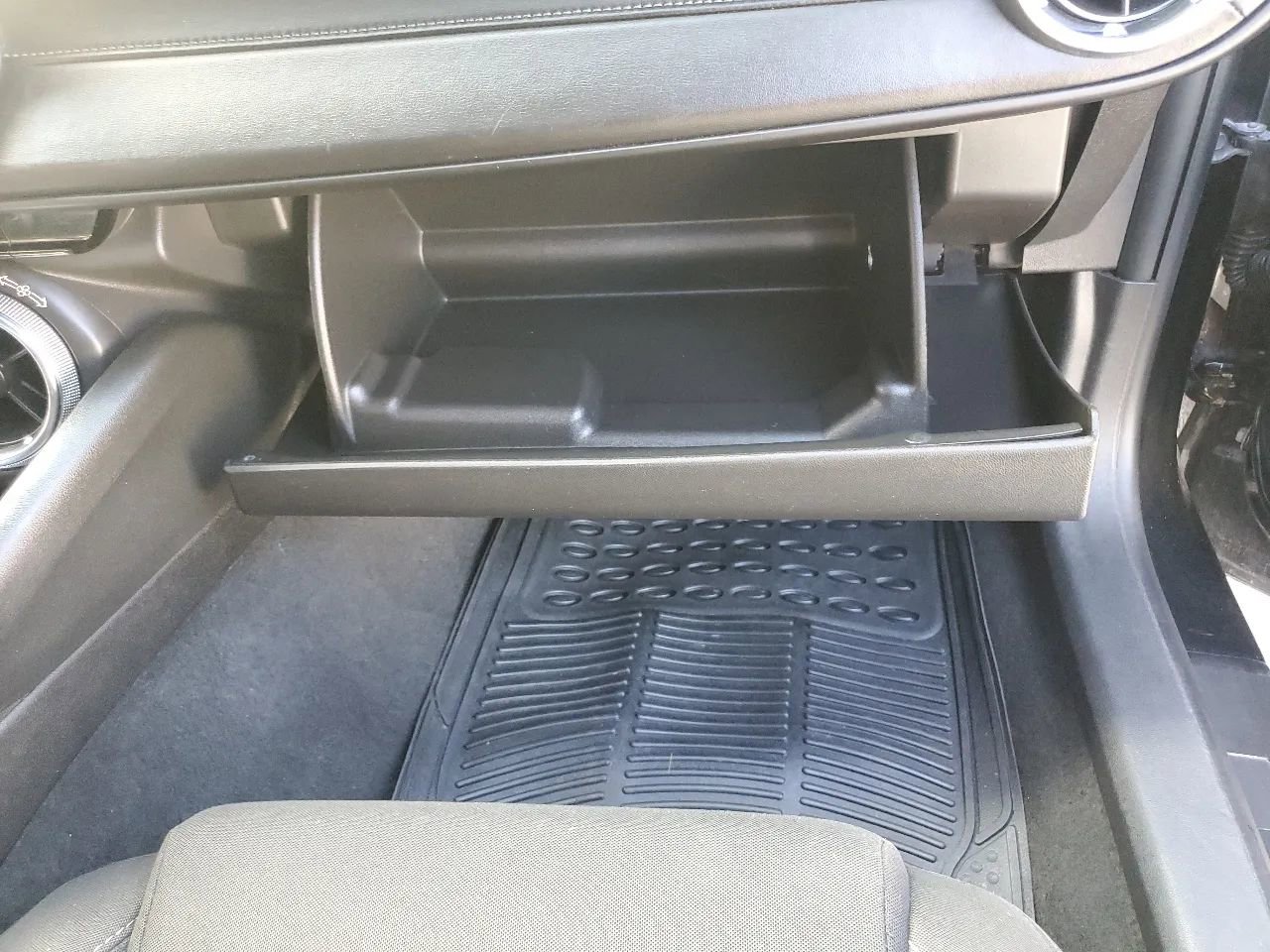 Used 2019 Chevrolet Camaro LT RWD image 28