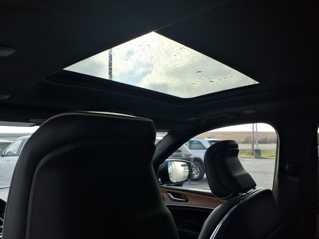 New 2026 Jeep Grand Cherokee Summit w/ Obsidian Package image 12