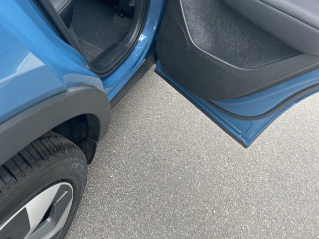 Certified 2025 Volvo XC40 B5 Plus image 13