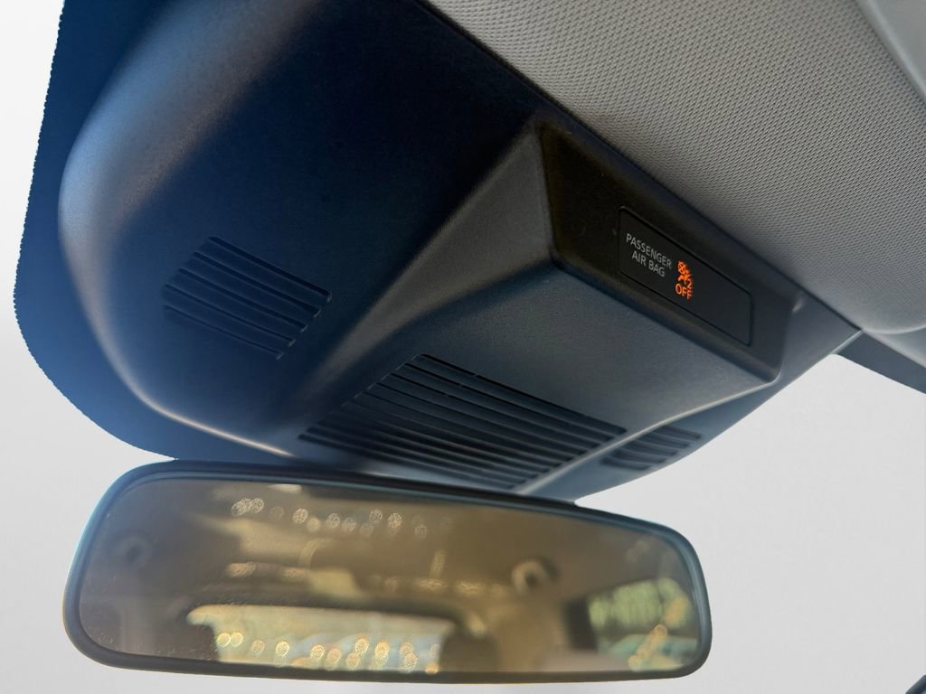 Used 2024 Nissan Rogue SV image 27