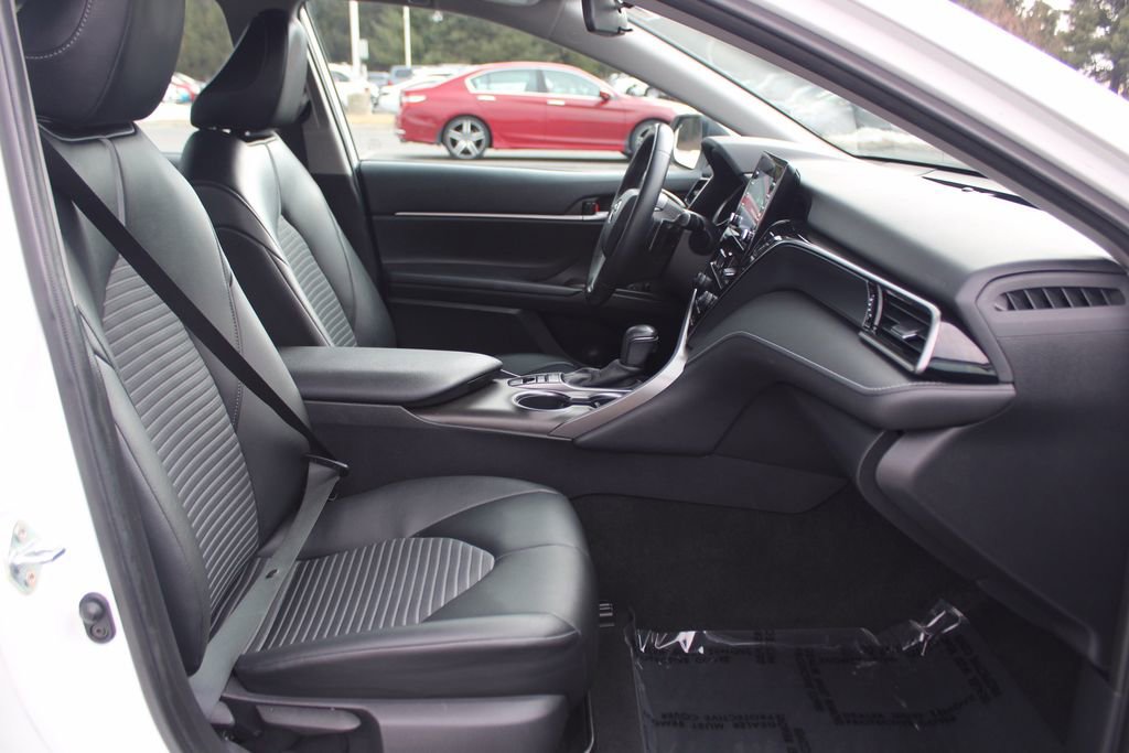 Used 2022 Toyota Camry SE image 13