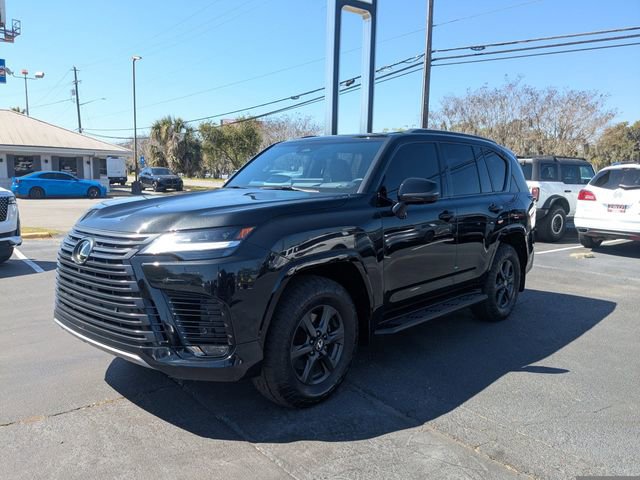 Used 2025 Lexus LX 700h Overtrail w/ Accessory Package (Z1) AWD/4WD image 9