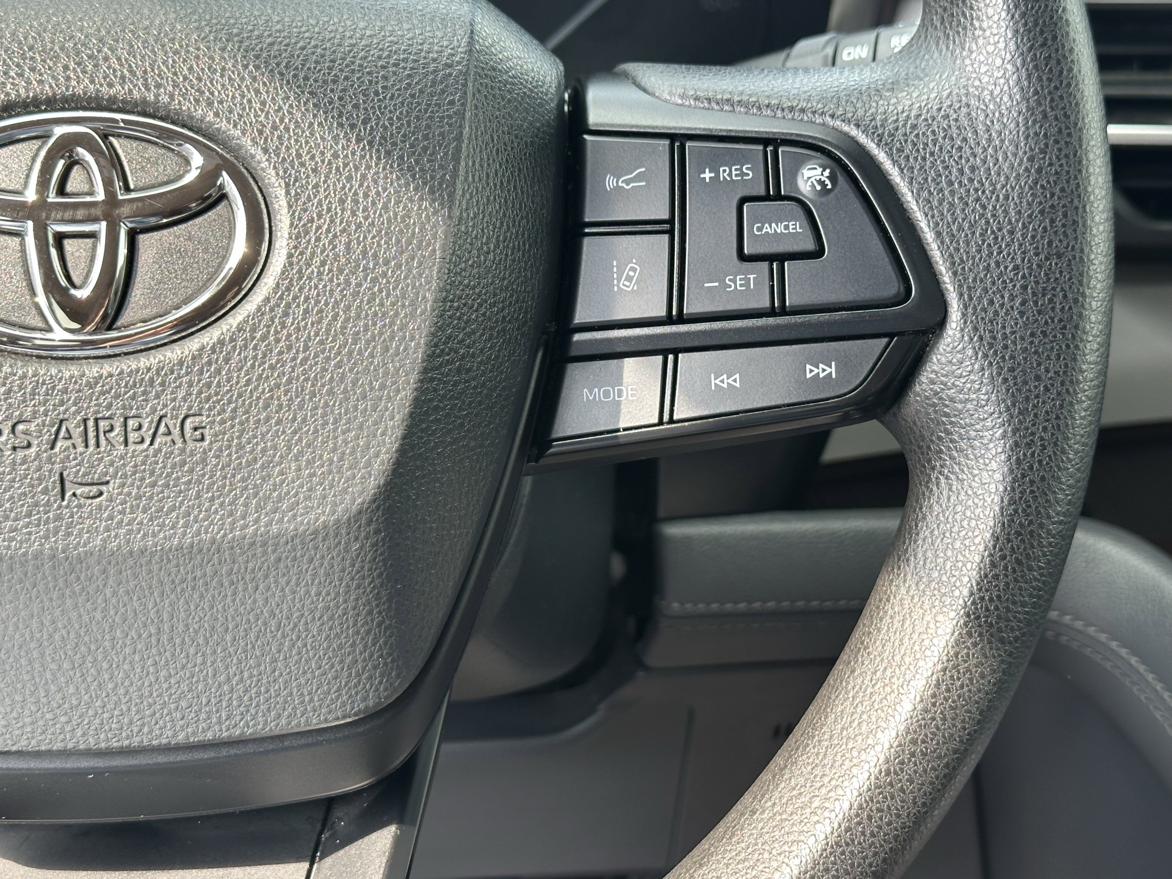 Used 2023 Toyota Sienna LE image 26