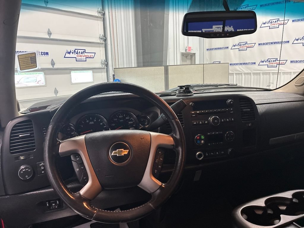 Used 2011 Chevrolet Silverado 2500 LT w/ Interior Plus Package AWD/4WD image 2