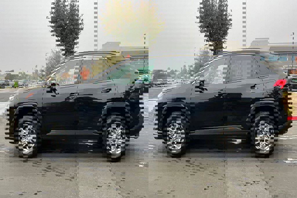 Used 2024 Toyota RAV4 XLE image 7