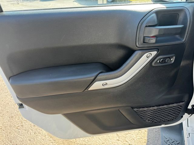 Used 2013 Jeep Wrangler Sahara AWD/4WD image 17