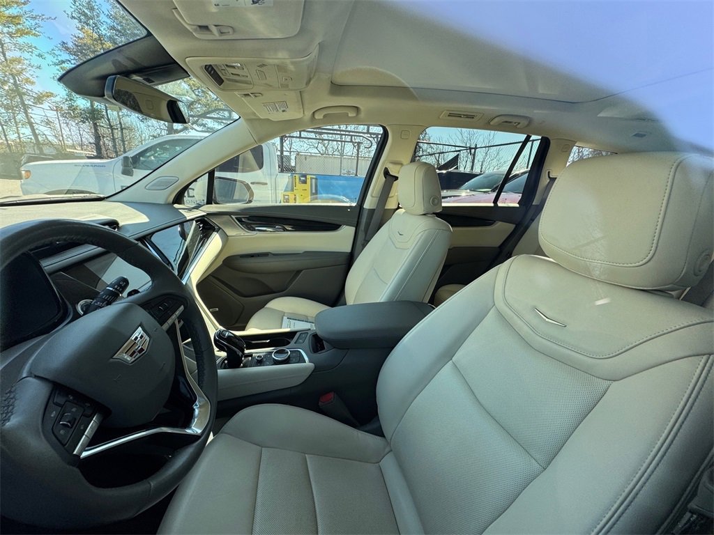 Used 2023 Cadillac XT6 Premium Luxury image 8