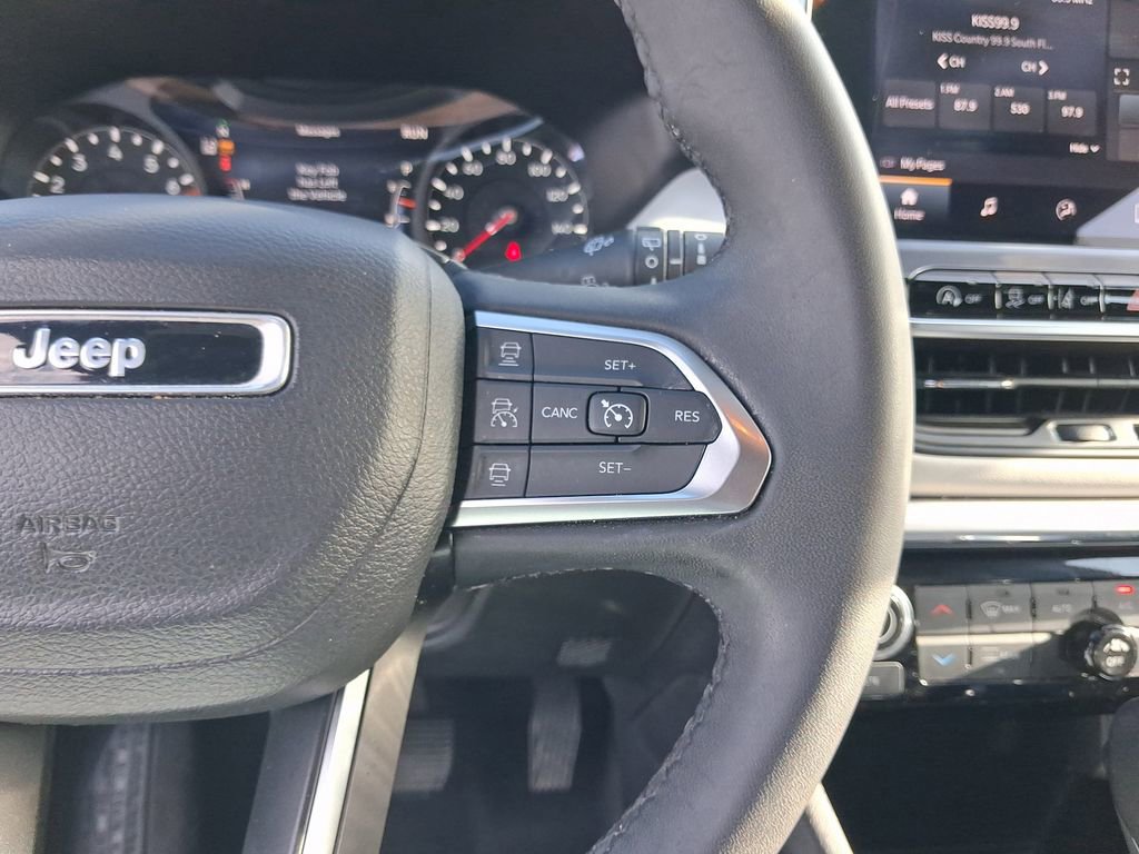 Used 2023 Jeep Compass Limited image 20