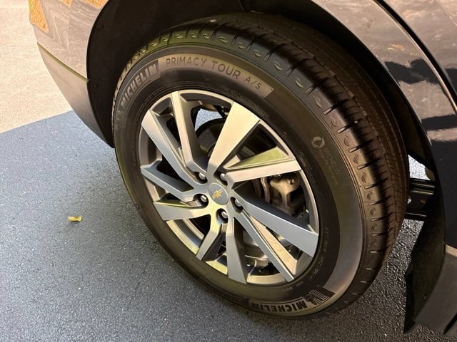 Used 2024 Chevrolet Equinox LT w/ LPO, Floor Liner Package FWD image 29