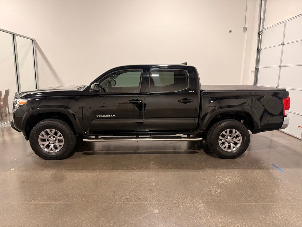 Used 2017 Toyota Tacoma SR5 w/ Tow Package image 8