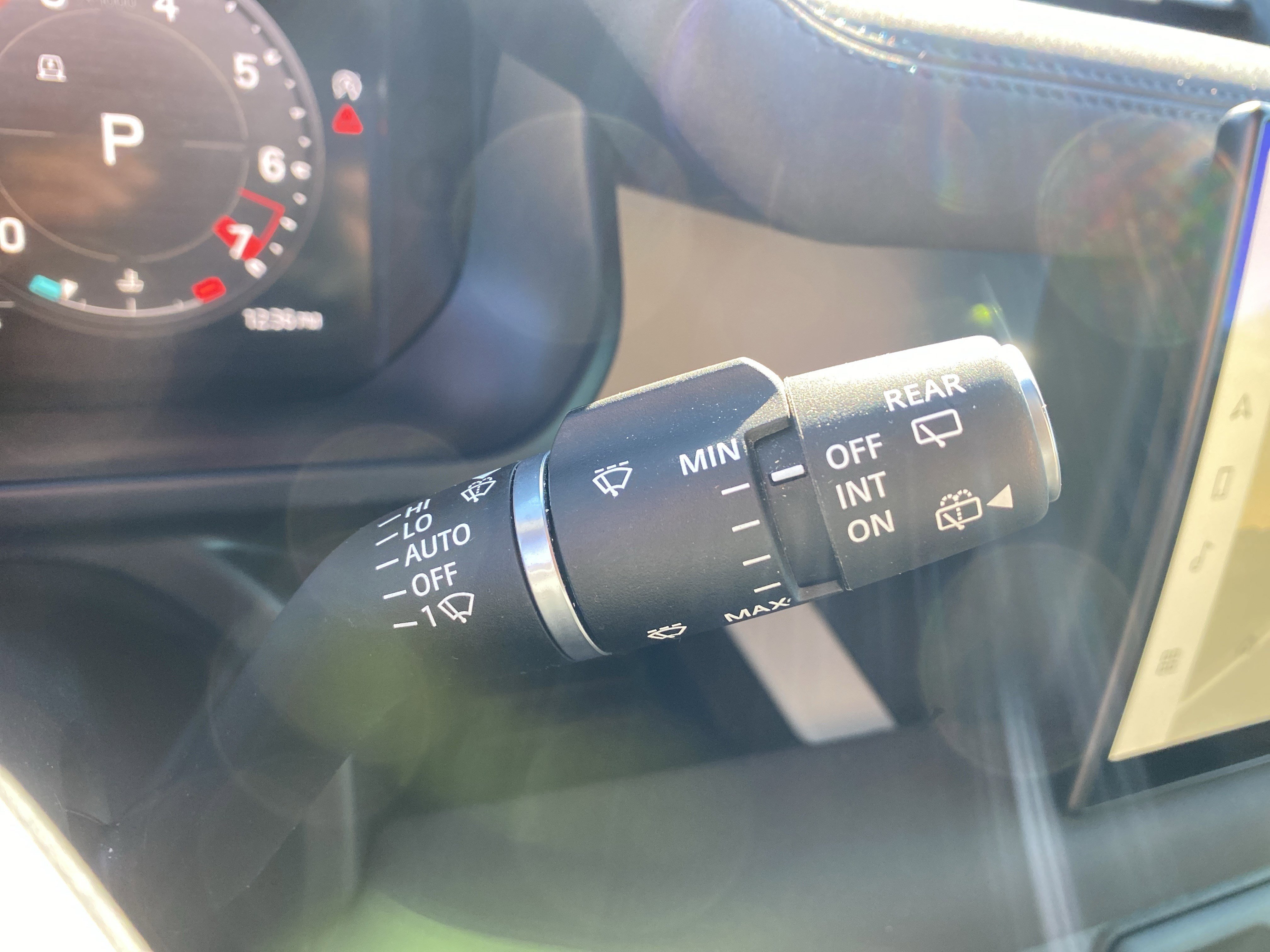 Used 2023 Land Rover Defender 130 X-Dynamic SE image 76