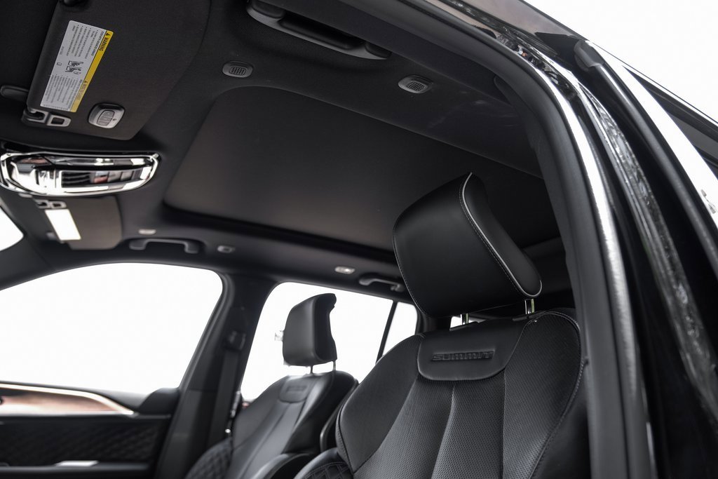 Used 2022 Jeep Grand Cherokee Summit image 9