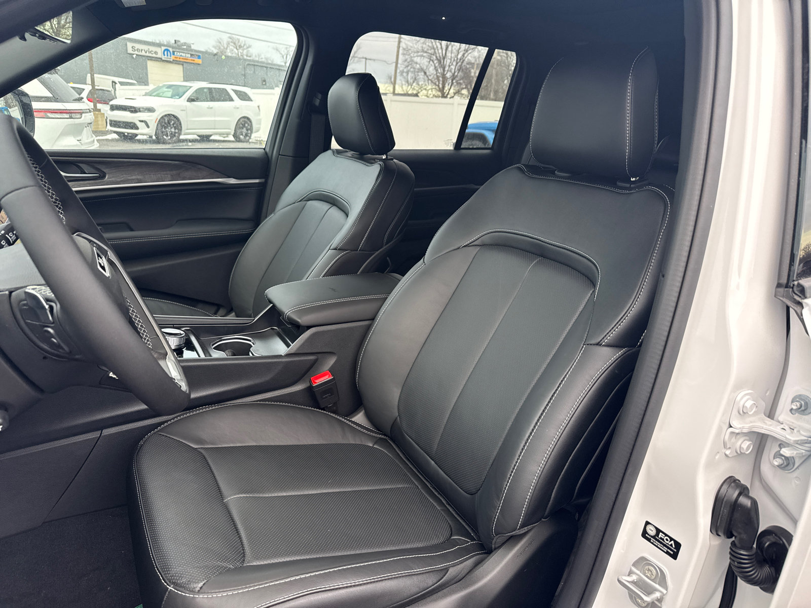 New 2026 Jeep Grand Cherokee Limited AWD/4WD image 9