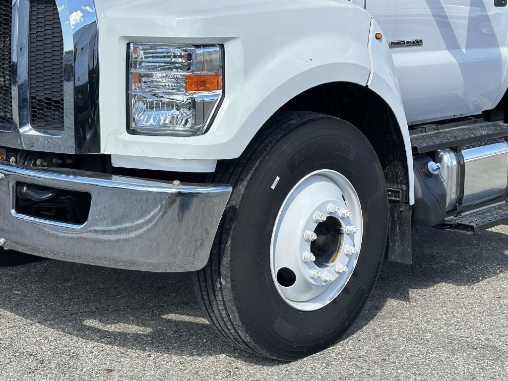 Used 2021 Ford F650 2WD Regular Cab Super Duty image 7