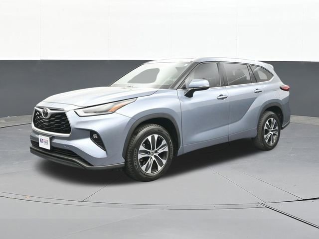Used 2021 Toyota Highlander XLE image 4